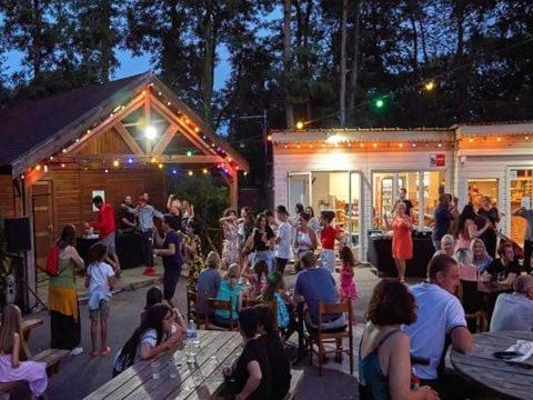 Camping Marvilla Parks -Parc Des Roches 91530 Saint-Cheron Exterior photo