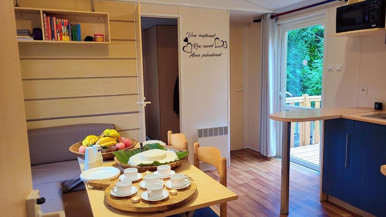 Camping Marvilla Parks -Parc Des Roches 91530 Saint-Cheron Exterior photo